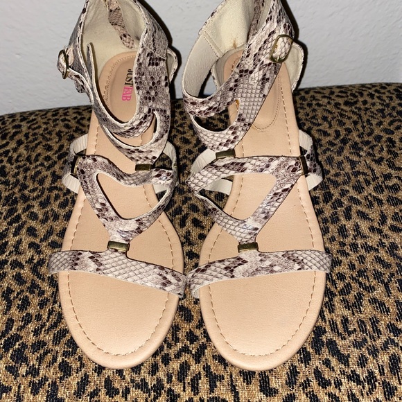 JustFab - Picture 2 of 2